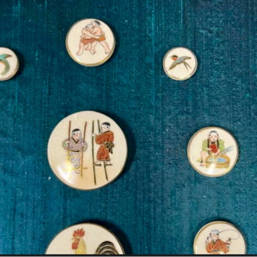 FRAMED SATSUMA PORCELAIN HAND PAINTED BUTTON COLLECTION - Picture 2 of 16